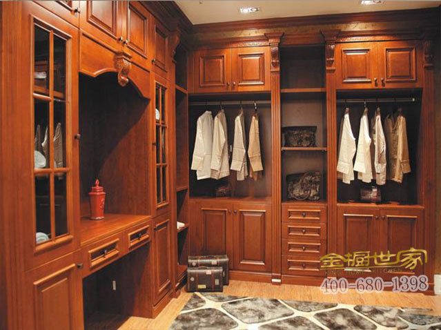 為什么整體衣柜要用多層實(shí)木板呢？